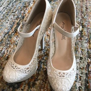 Anne Michelle platform crochet Mary Jane pump 6.5